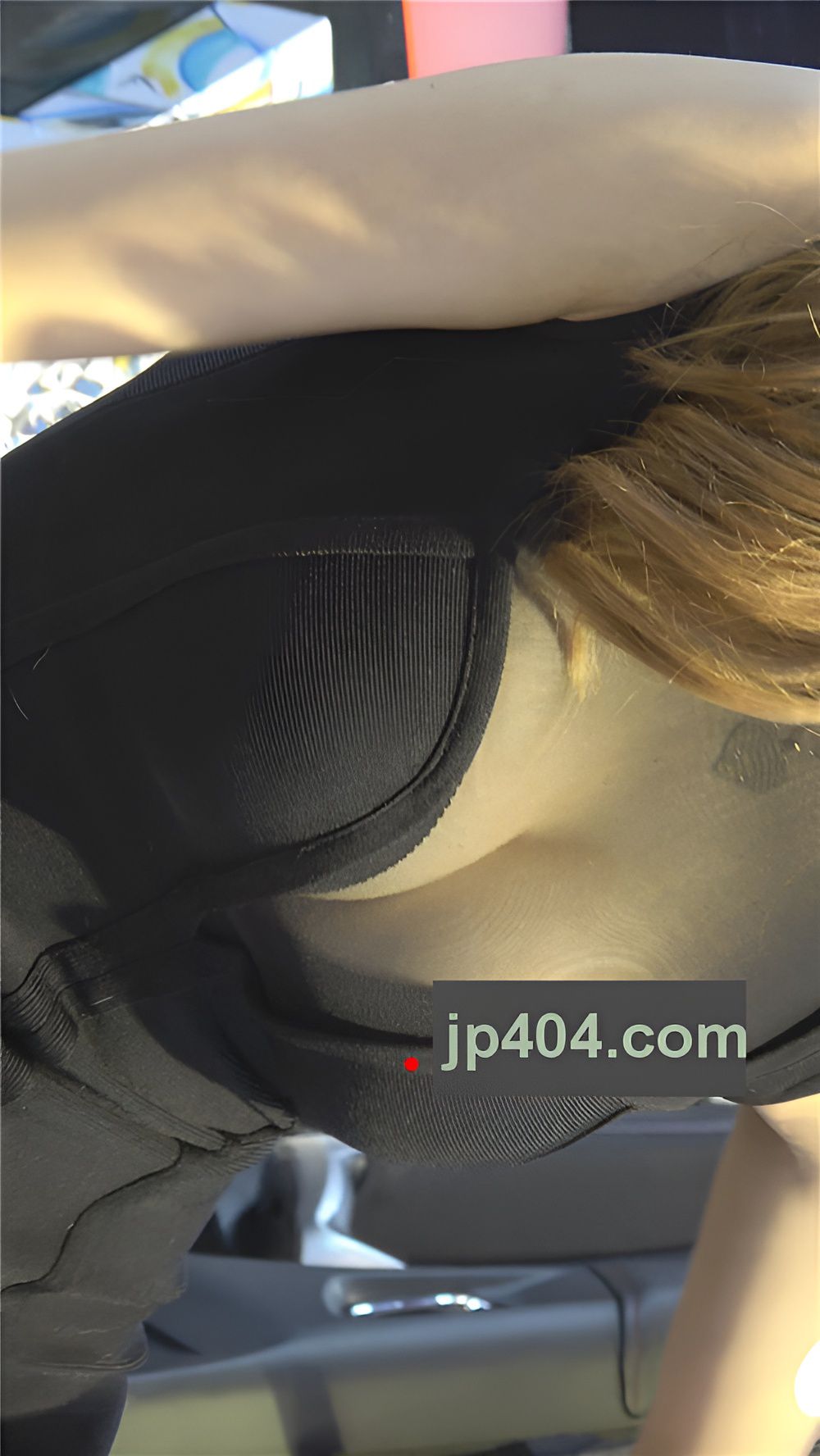 性感的黑色长裙美模[2.3G/MP4]