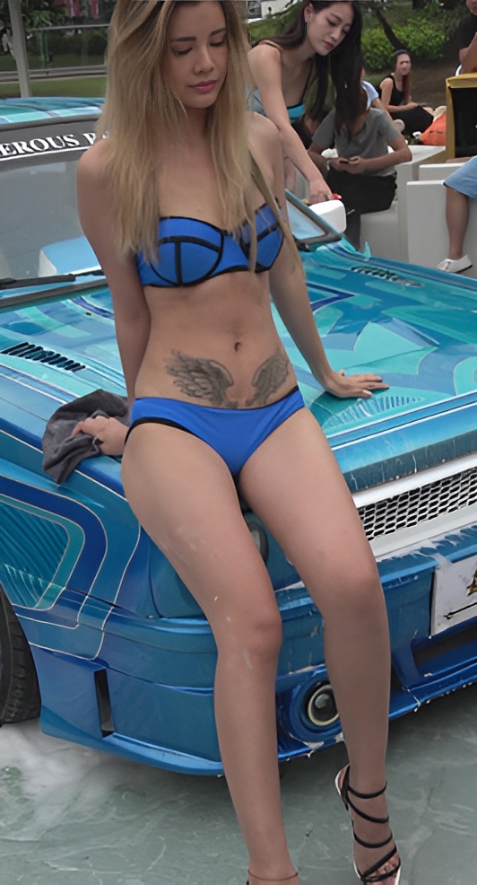 肚子上有纹身的女孩[713M/MP4]