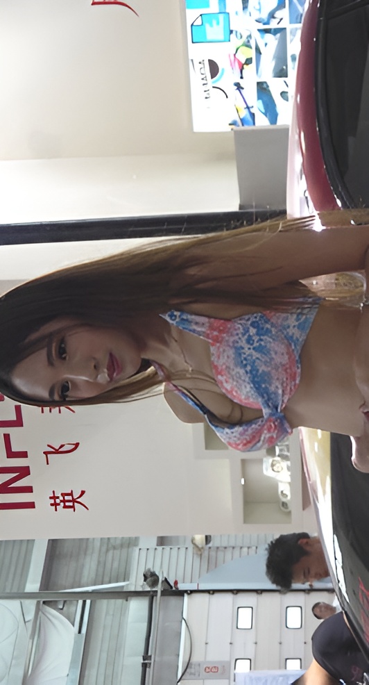 长发泳装小姐姐[412M/MP4]