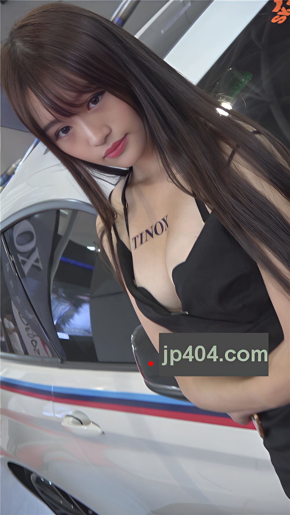 长发车模小姐姐[569M/MP4]