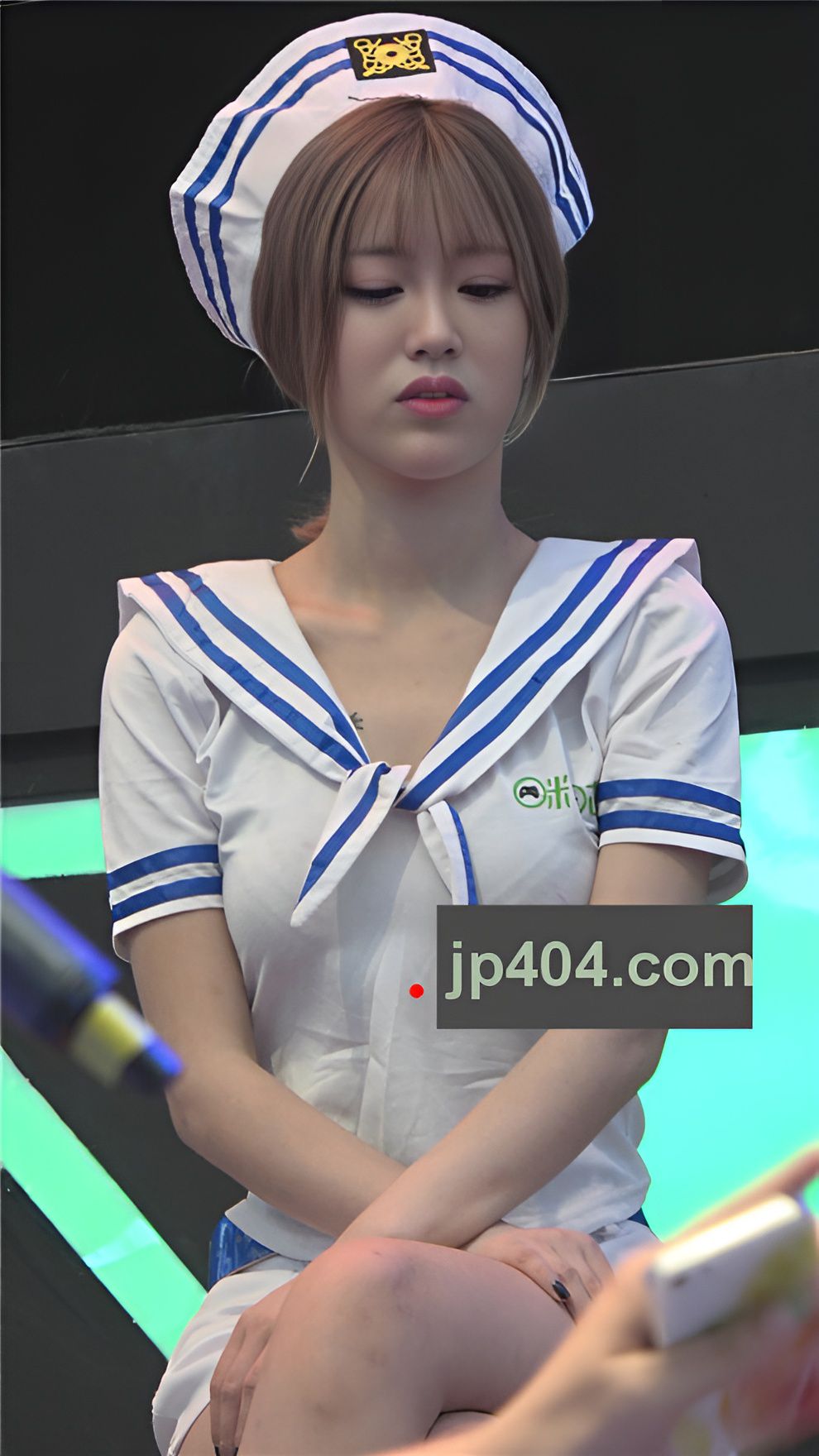 漂亮的美腿女孩[682M/MP4]