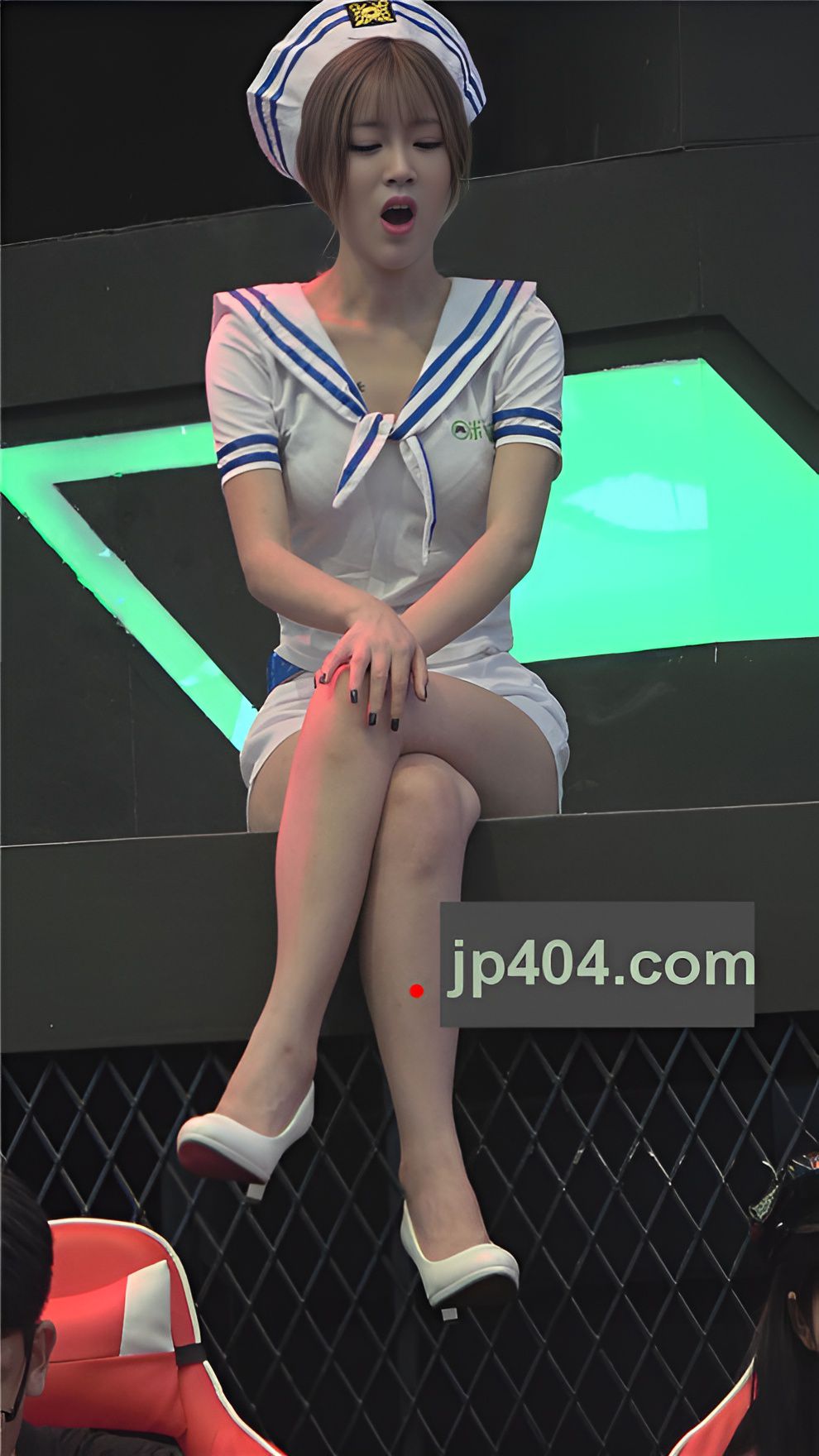 漂亮的美腿女孩[682M/MP4]