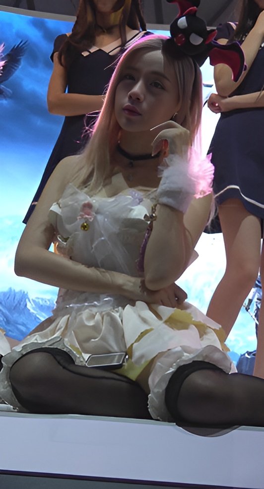 漂亮的美女[488M/MP4]