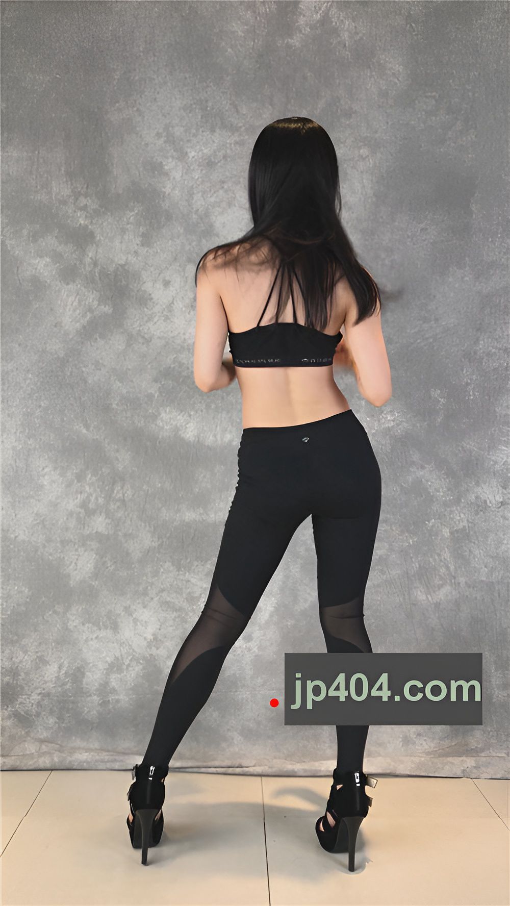 秀舞黑裤热舞美女[235M/MP4]