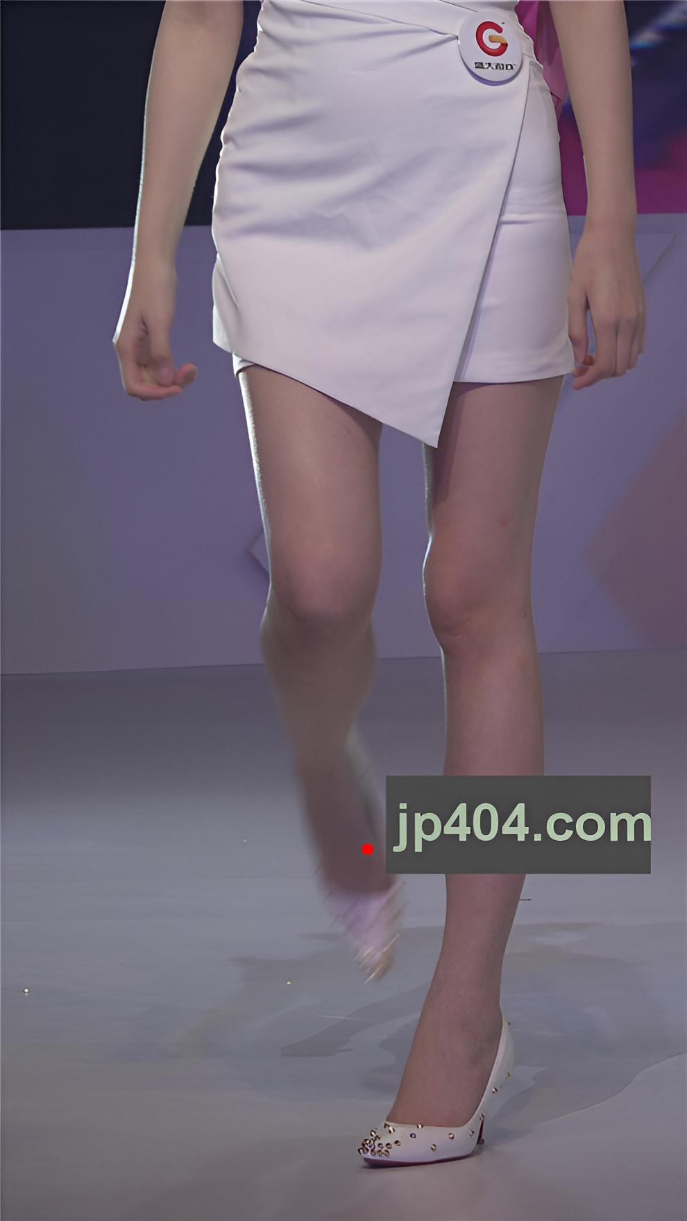 展台上的模特女孩[449M/MP4]