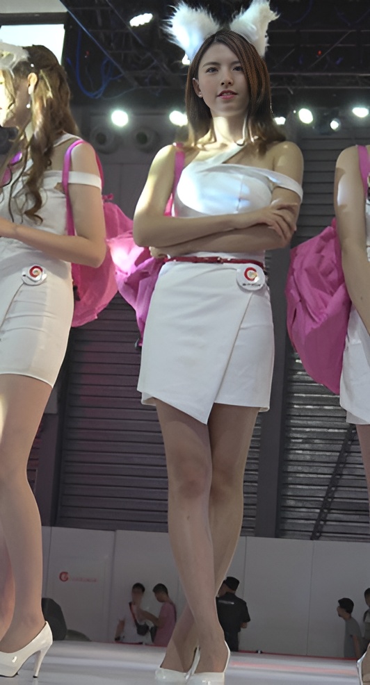 漂亮的白裙美女模特[630M/MP4]