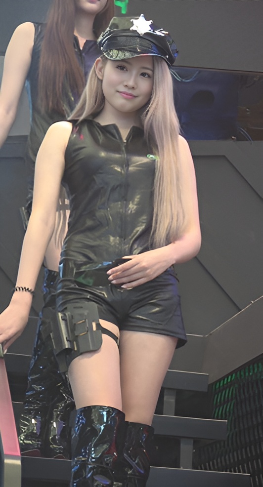 漂亮的美女模特[367M/MP4]