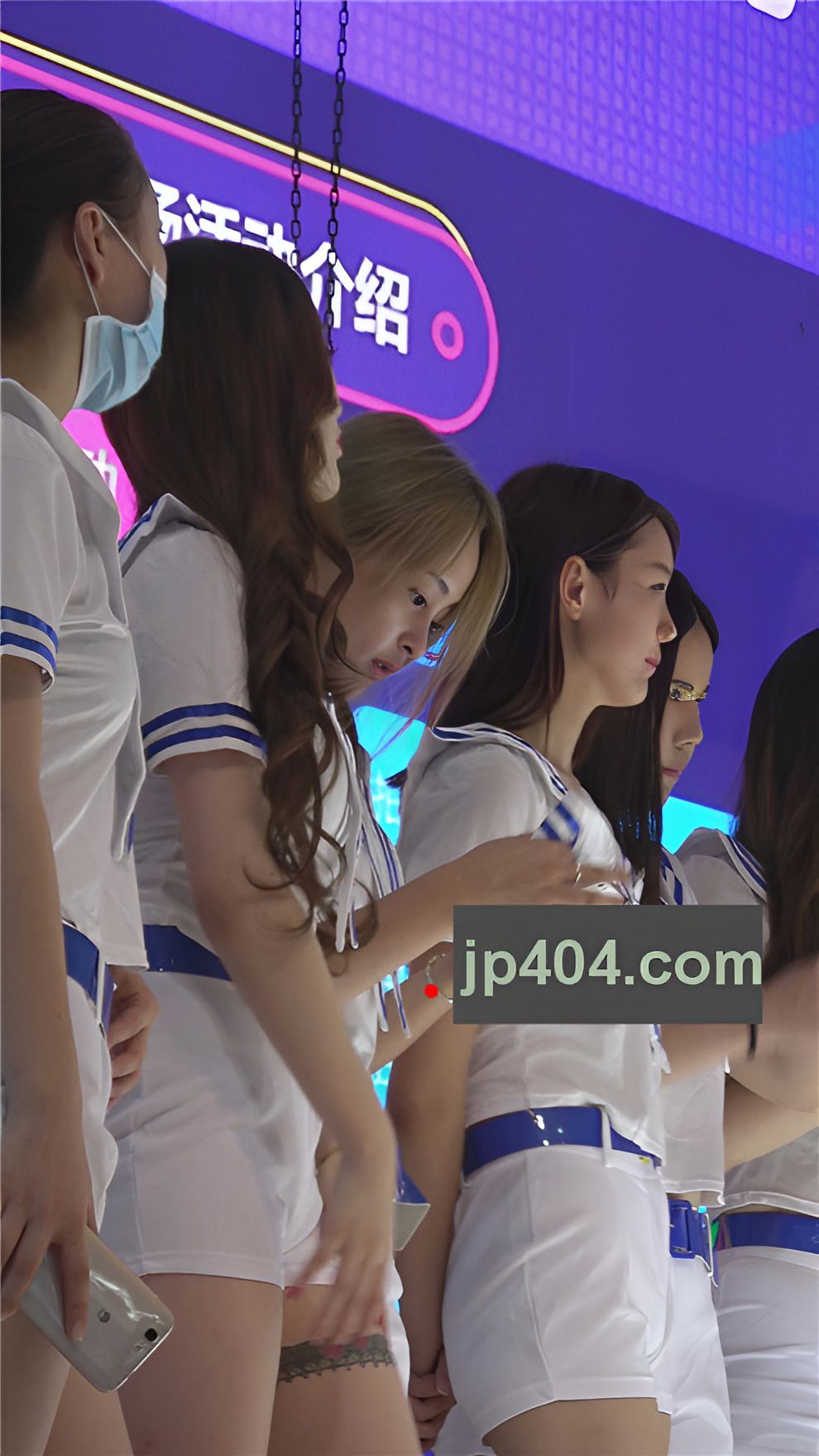 白色热裤美女[829M/MP4]