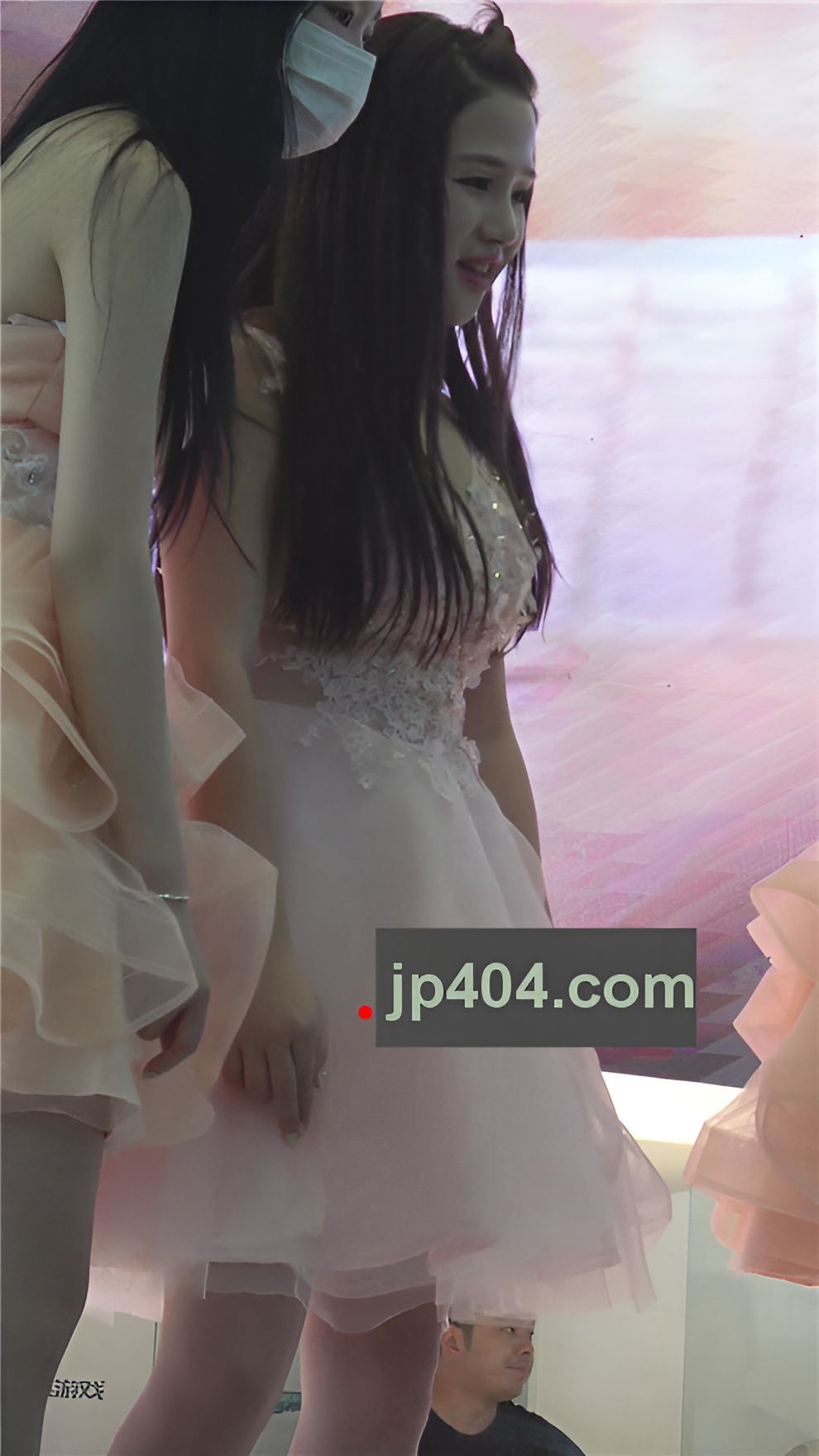 漂亮的白裙美女[452M/MP4]