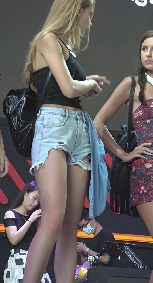 ChinaJoy现场国外妹子[665M/MP4]