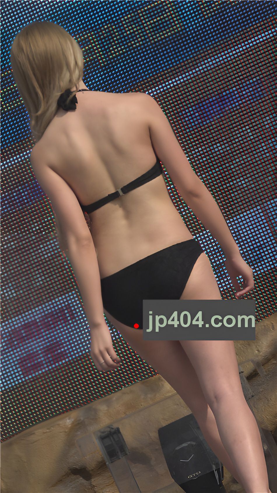 黑色泳装长腿美女[1.47G/MP4]