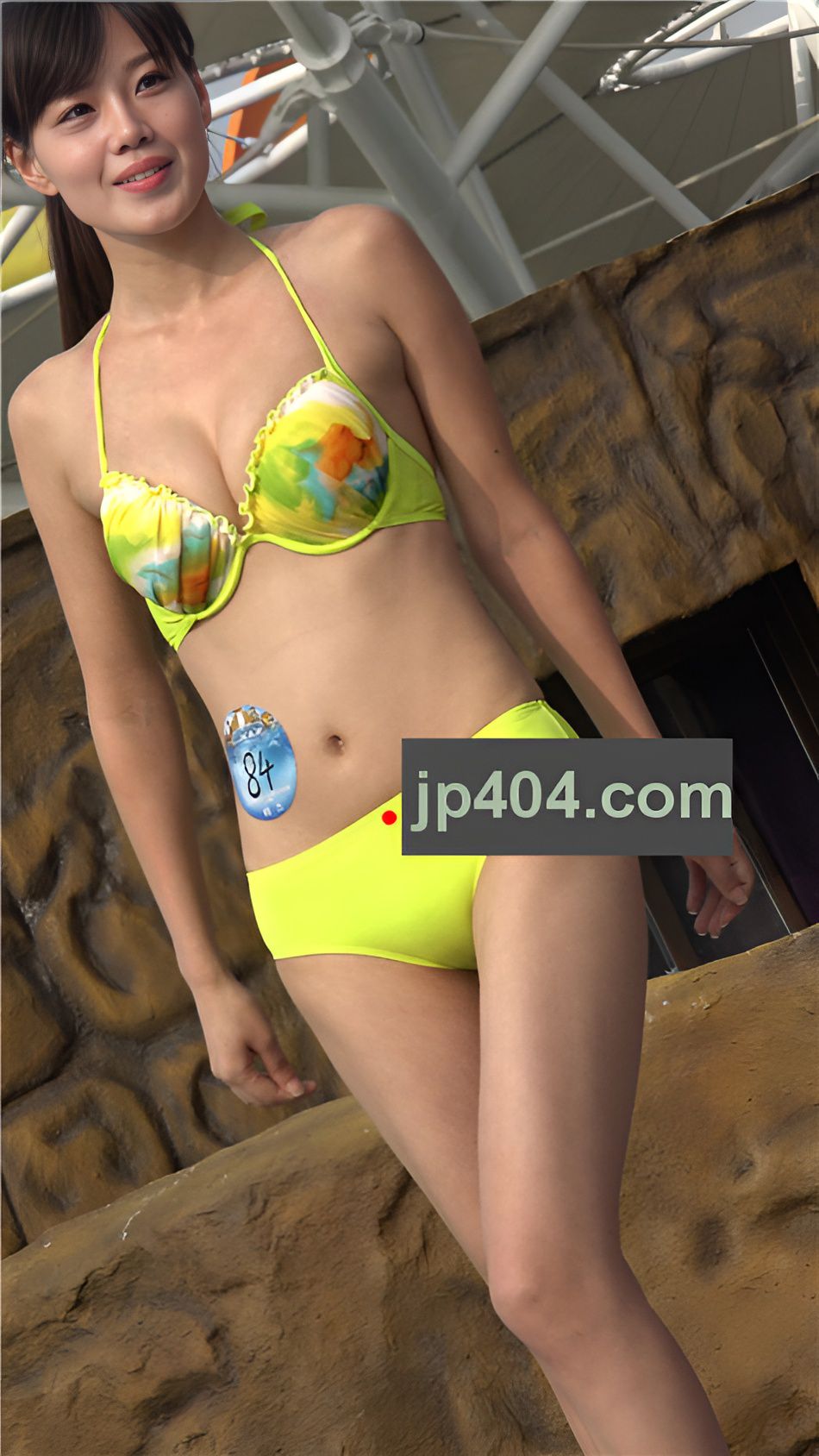 苗条的黄色泳装秀美女[1.3G/MP4]