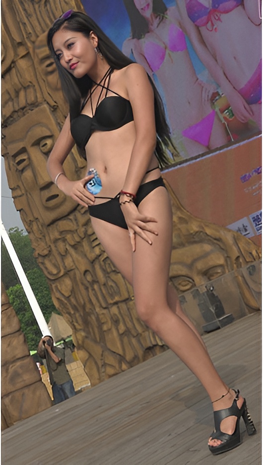 漂亮的黑色比基尼美女小姐姐[380M/MP4]