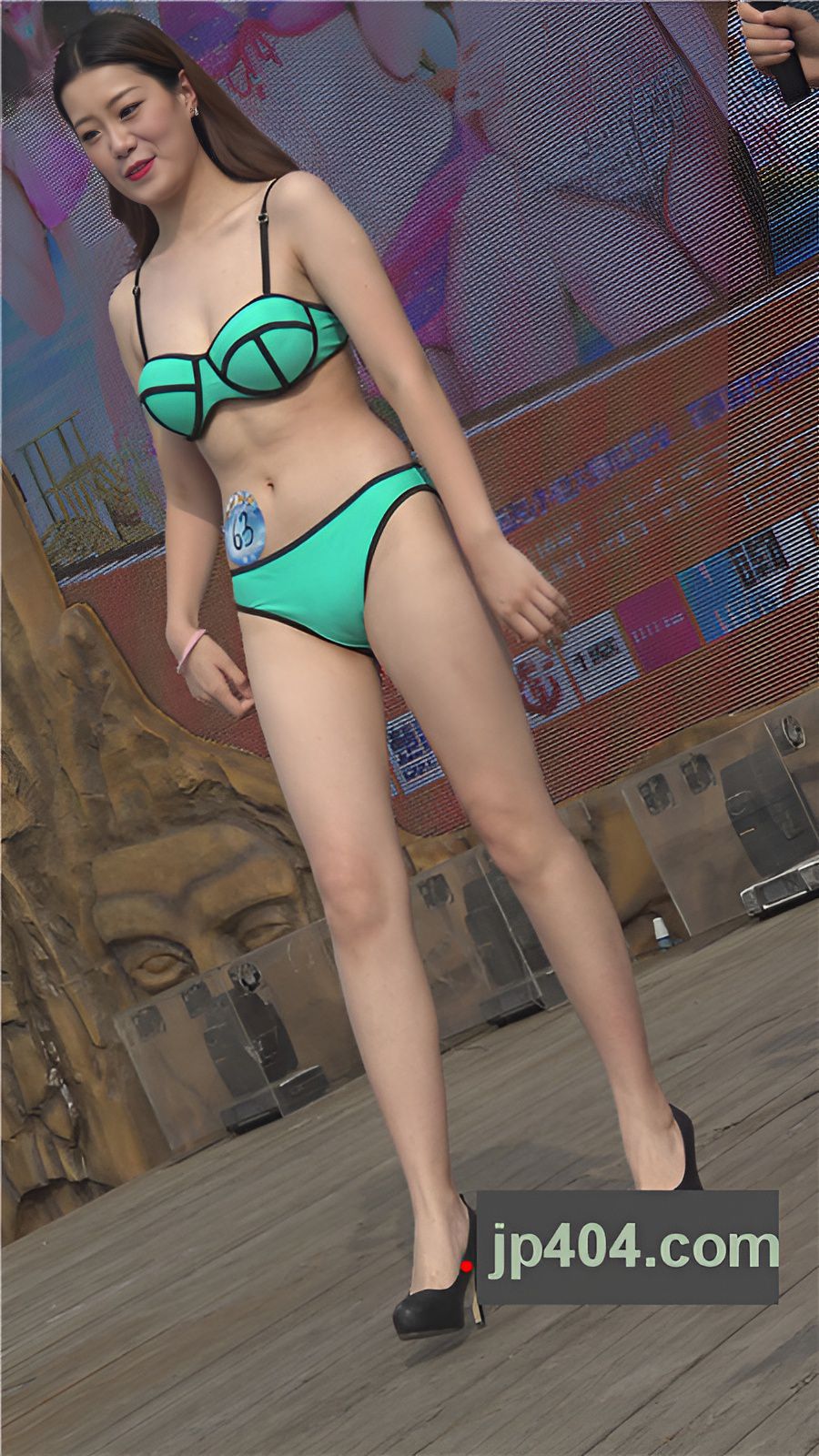 漂亮的绿色比基尼美女小姐姐[725M/MP4]