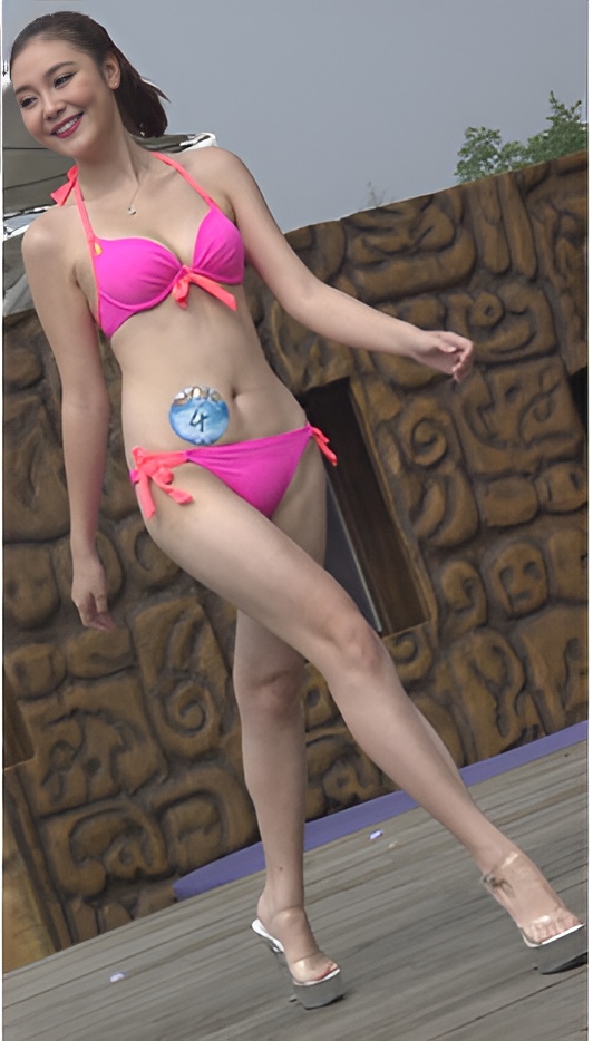 漂亮红色性感比基尼美女[2.28G/MP4]