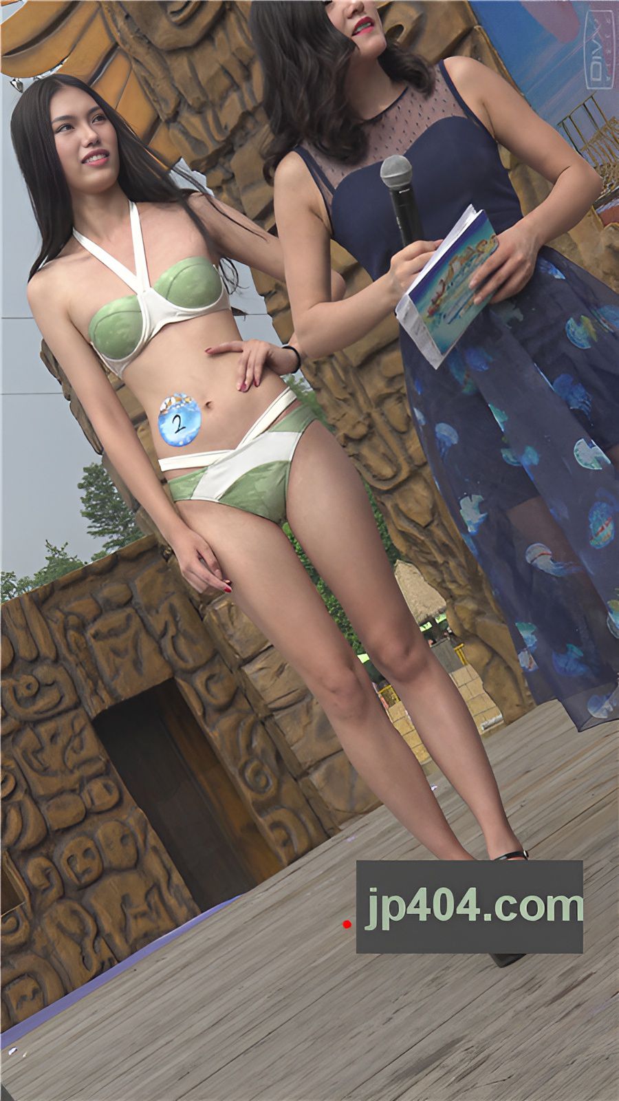 长腿比基尼美女小姐姐[924M/MP4]