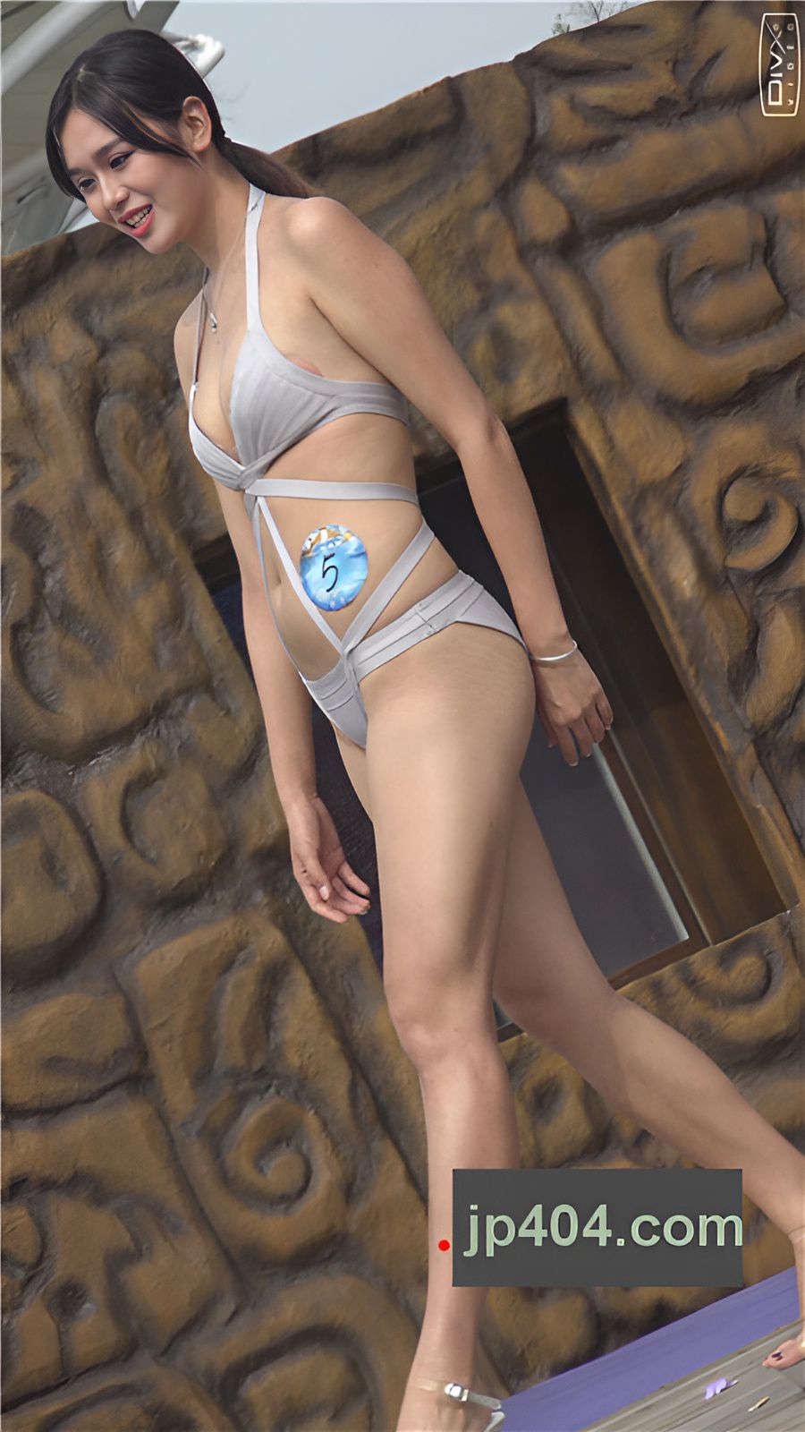 漂亮的丰腴比基尼美女[1.7G/MP4]