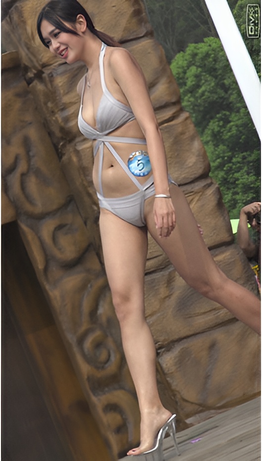 漂亮的丰腴比基尼美女[1.7G/MP4]