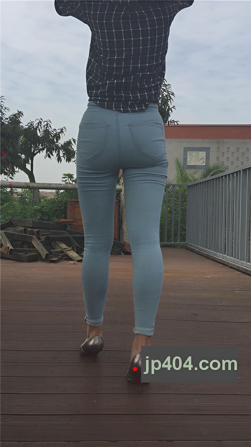模拍牛仔紧身裤妹子2[1.5G/MP4]