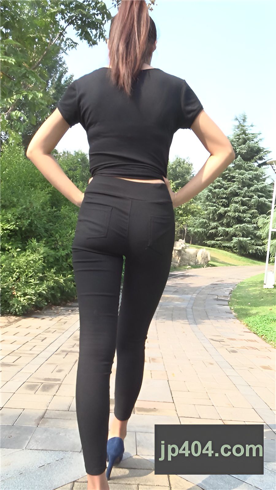 模拍紧身黑裤美女（一）[1.71G/MP4]