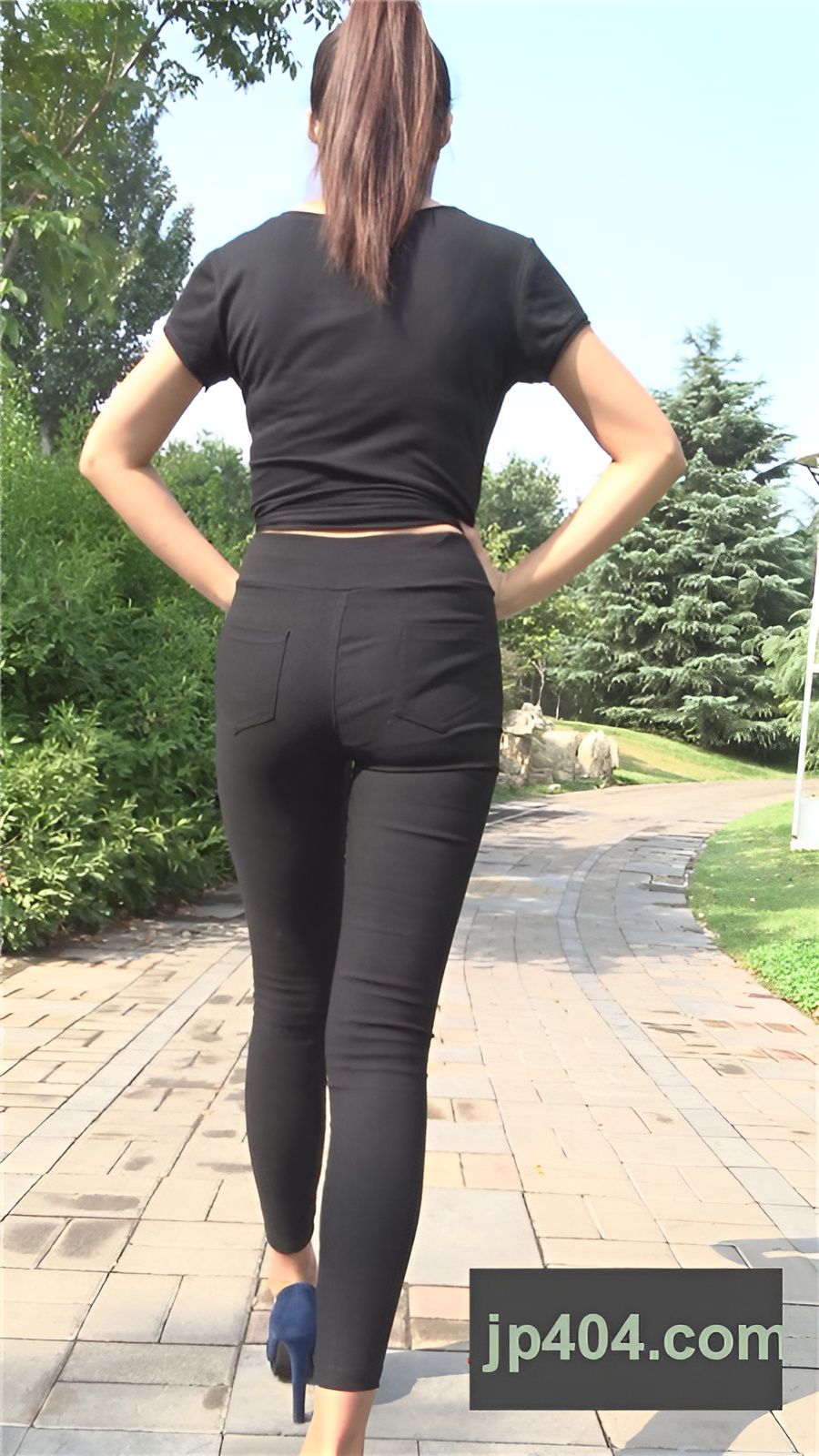 模拍紧身黑裤美女（一）[1.71G/MP4]