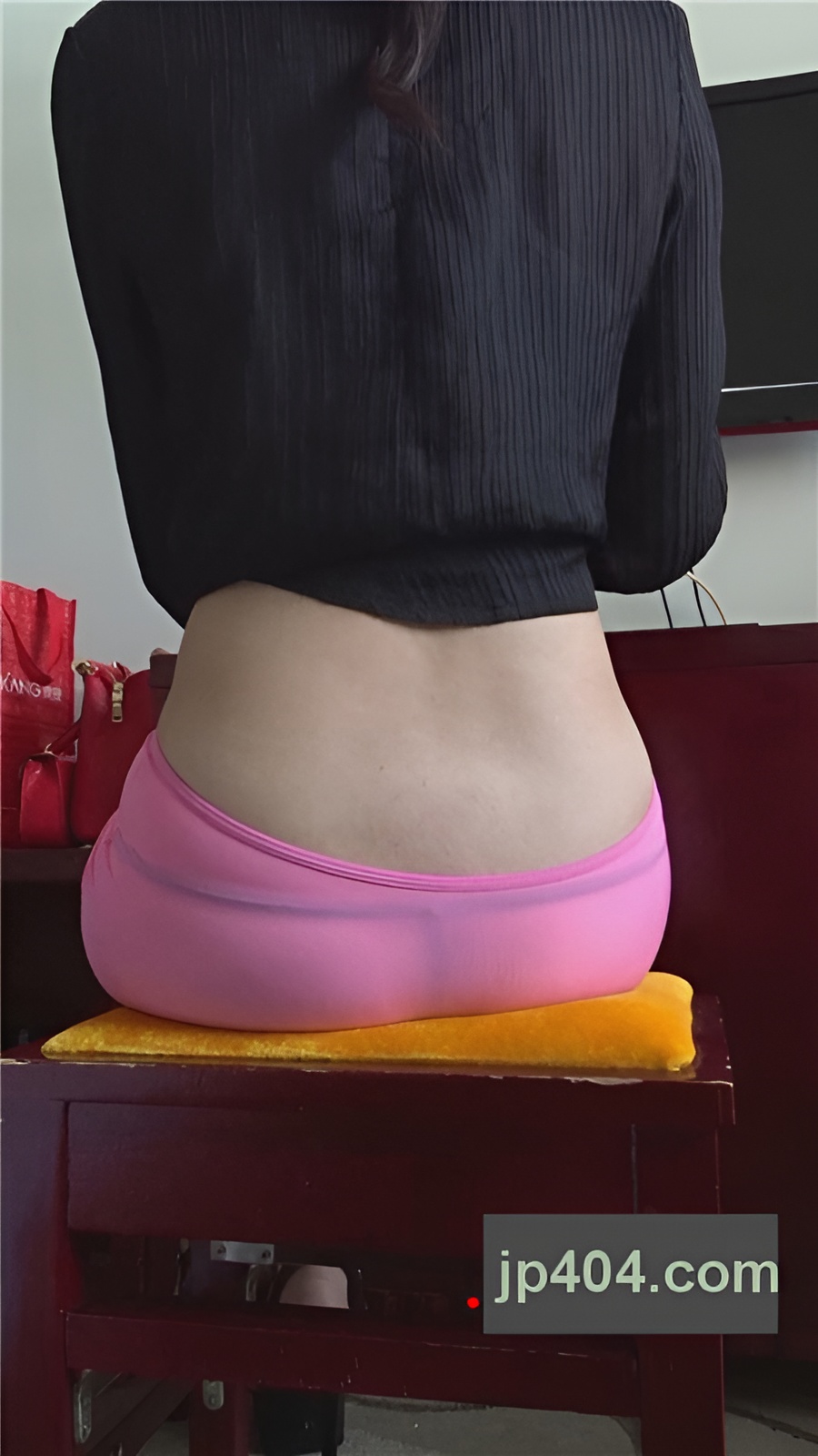 模拍性感的粉色短裙T裤美女（二）[1.36G/MP4]