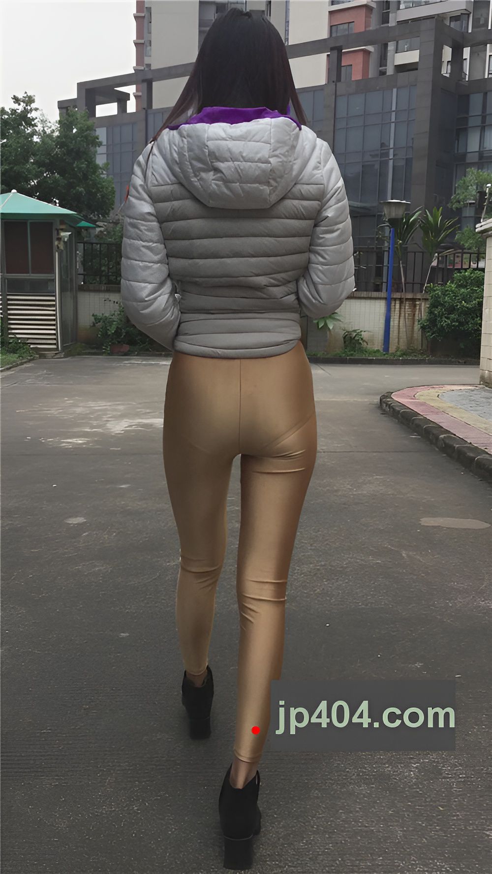 紧身裤妹子[1.31G/MP4]