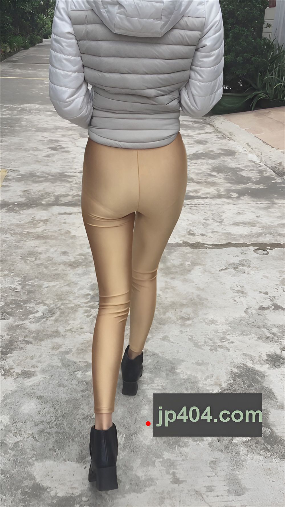 紧身裤妹子[1.31G/MP4]