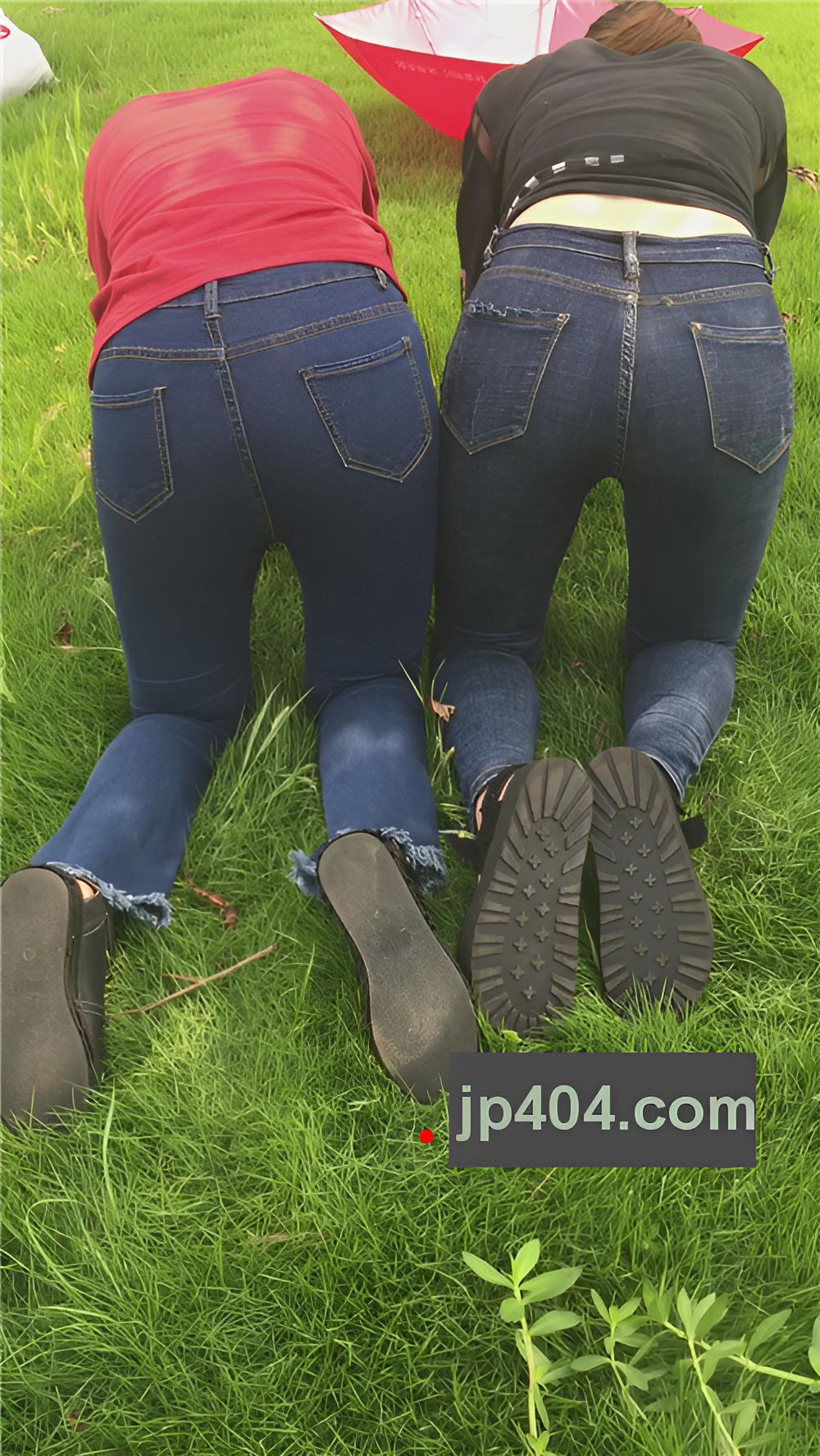 两个紧牛小妹[2.39G/MP4]