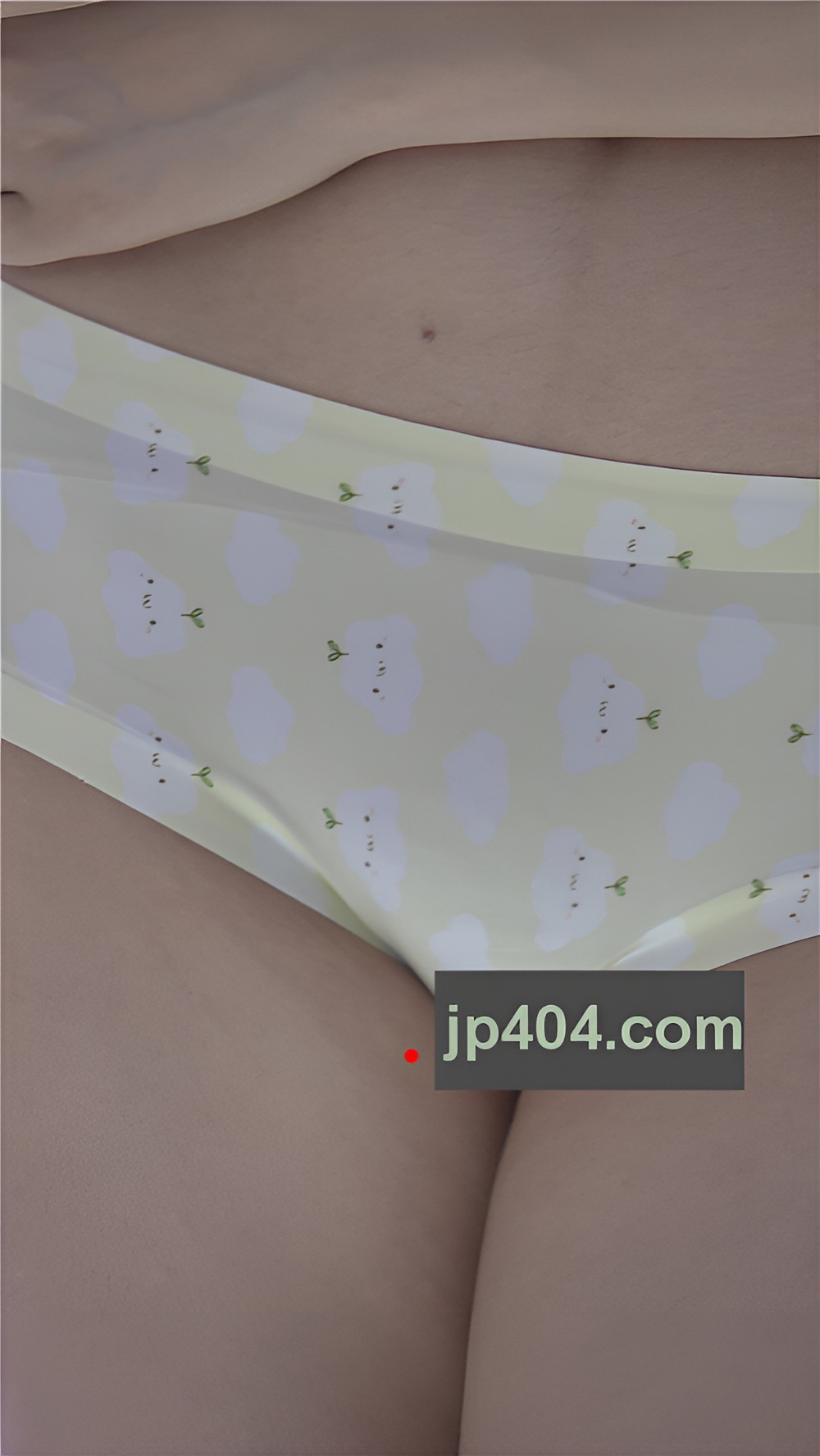 黄色内衣美女[934M/MP4]