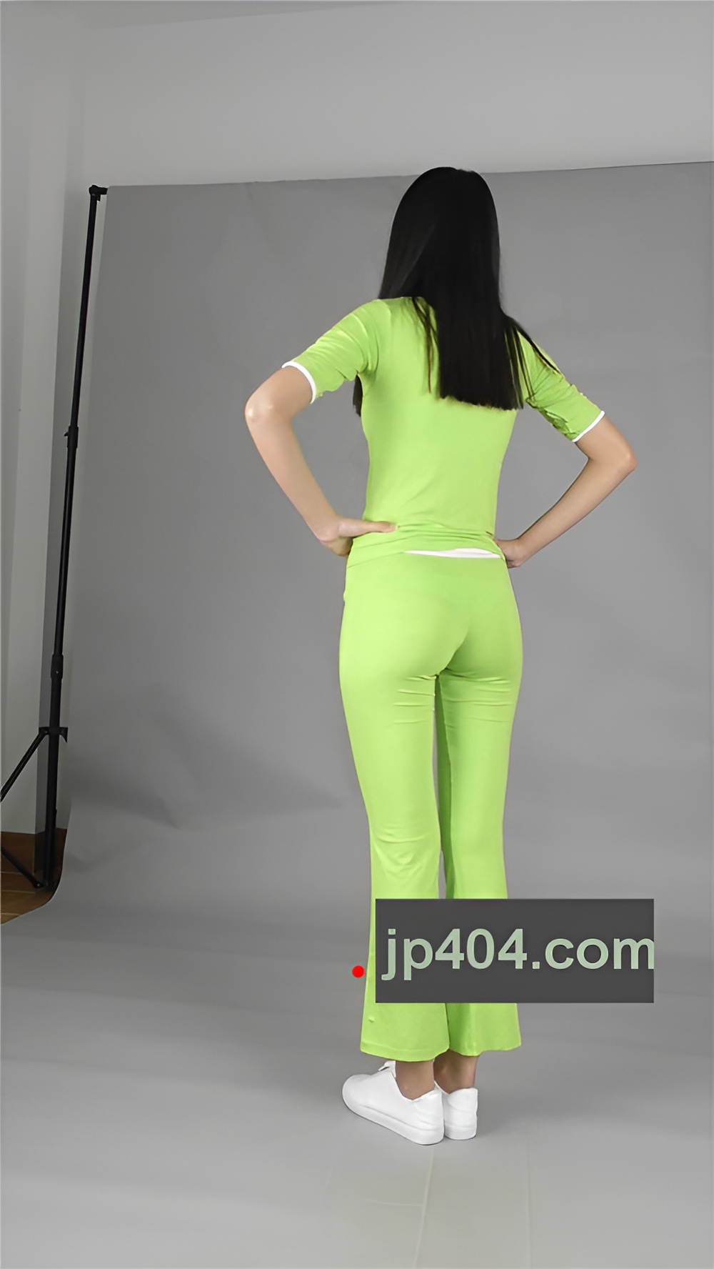 小舒绿色运动套装[151M/MP4]