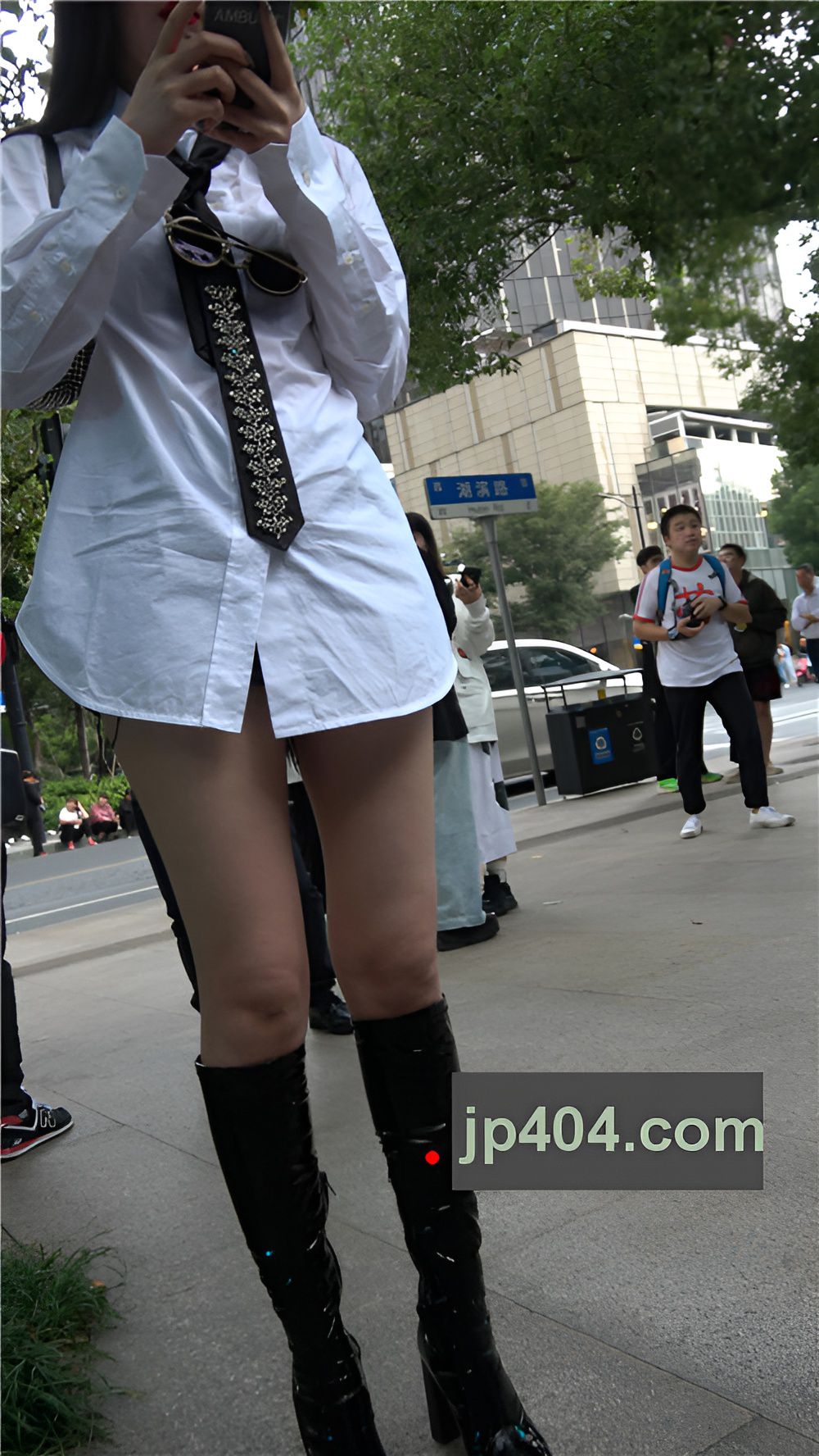 黑色高靴气质小姐姐[1.61G/MP4]