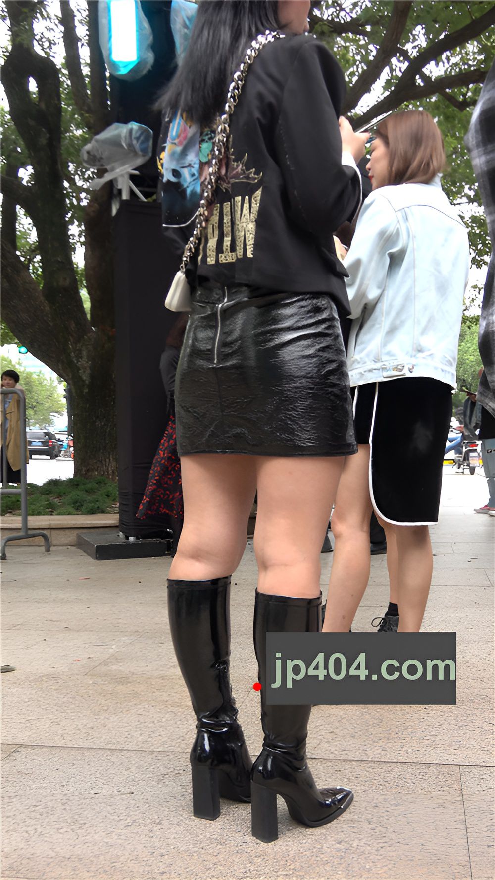 皮裙小姐姐[1.89G/MP4]