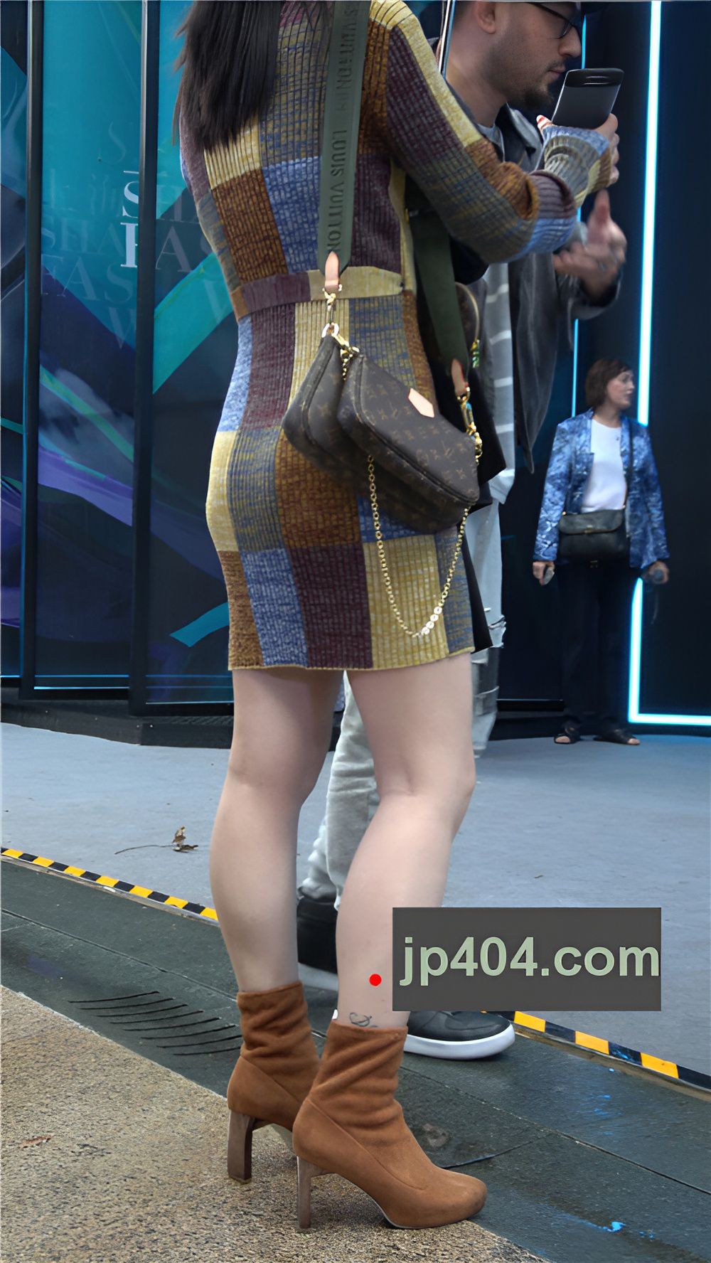 针织裙小姐姐[1.31G/MP4]