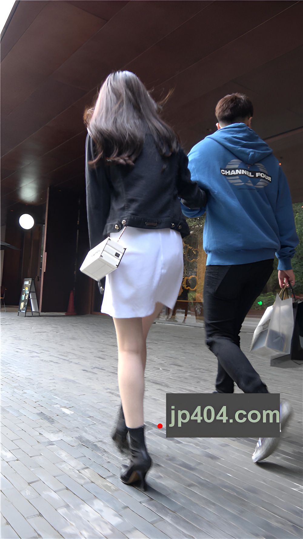 连体白裙小姐姐[1G/MP4]