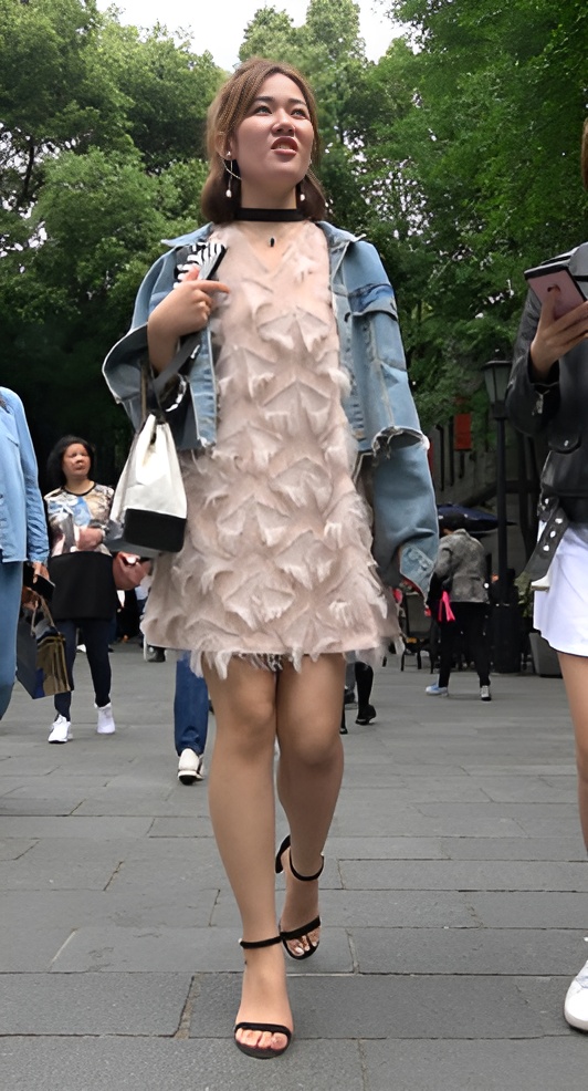 漂亮的粉裙小姐姐[918M/MP4]