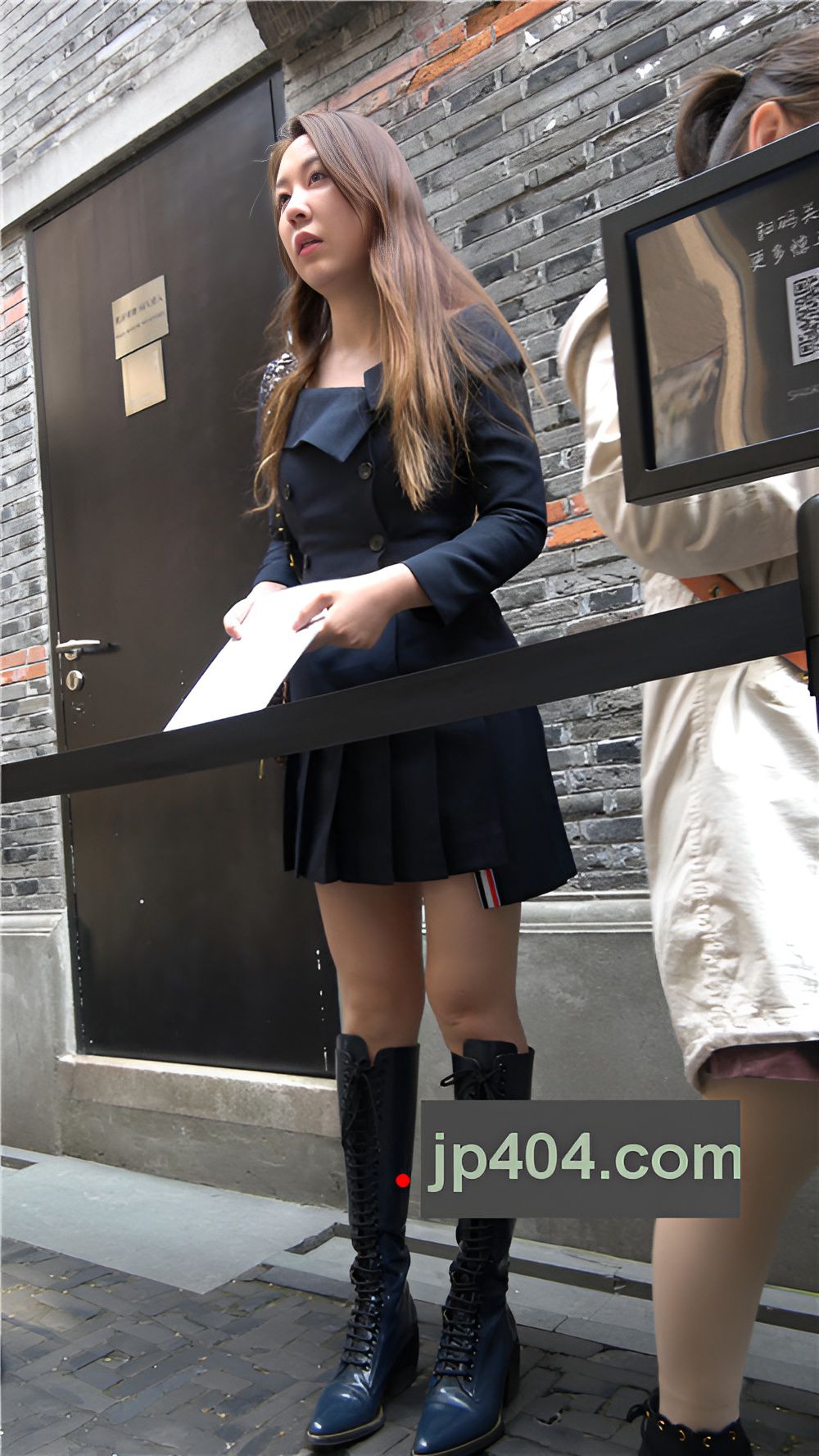 高靴短裙小姐姐[1.29G/MP4]