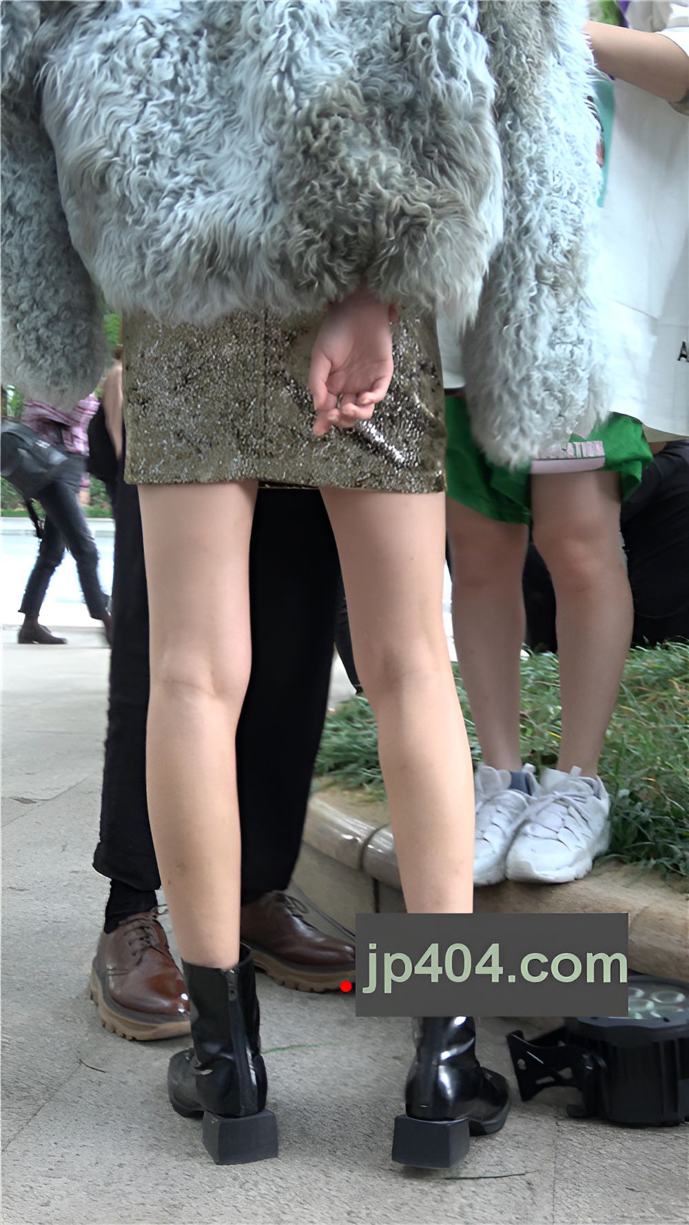 漂亮的连体裙小姐姐[1.84G/MP4]