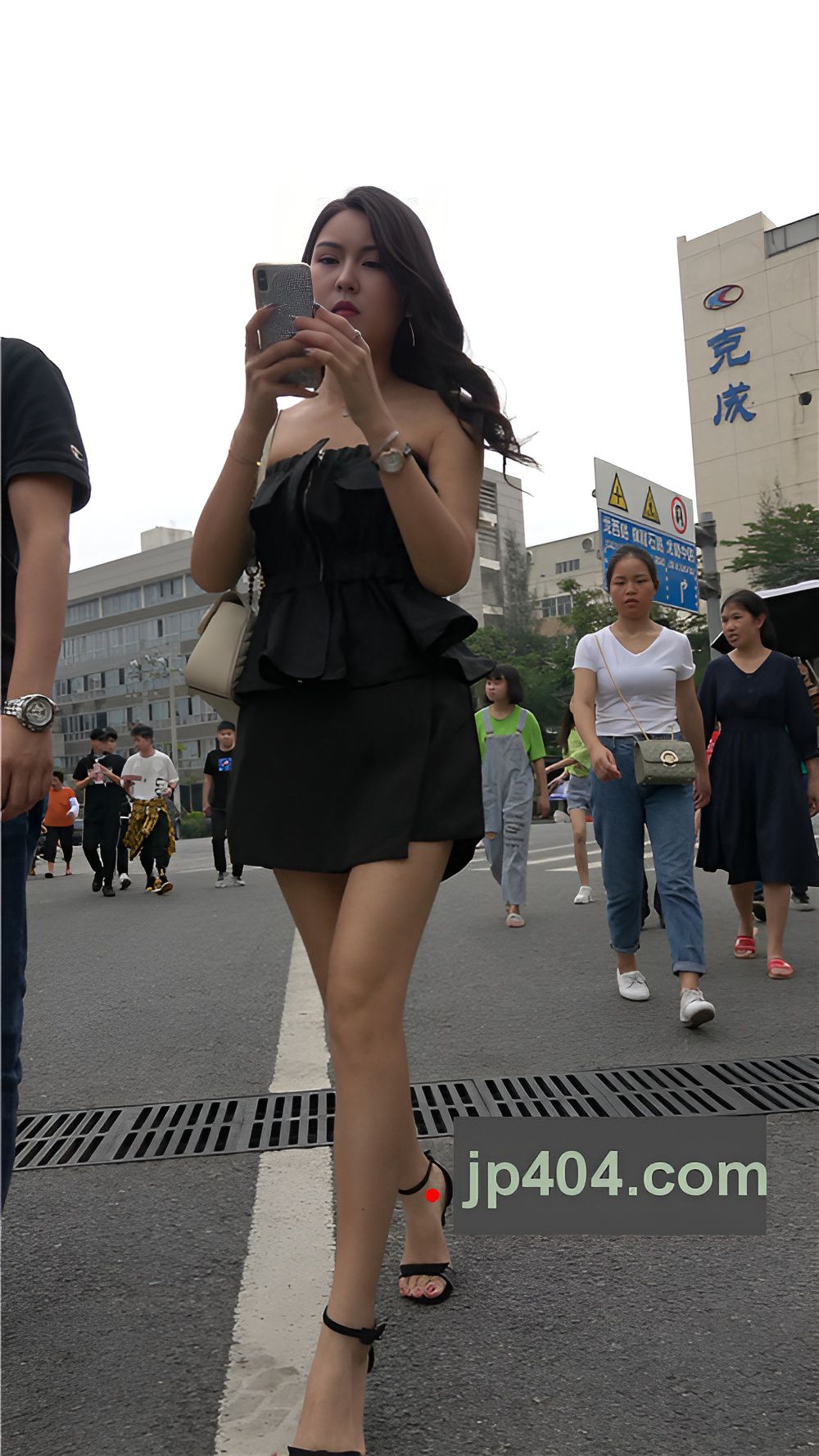 漂亮黑色连体衣小姐姐[1.97G/MP4]