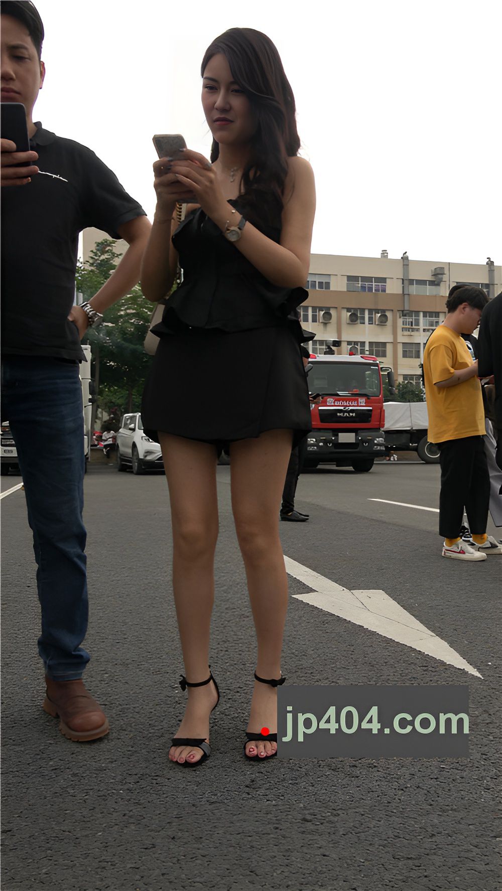 漂亮黑色连体衣小姐姐[1.97G/MP4]