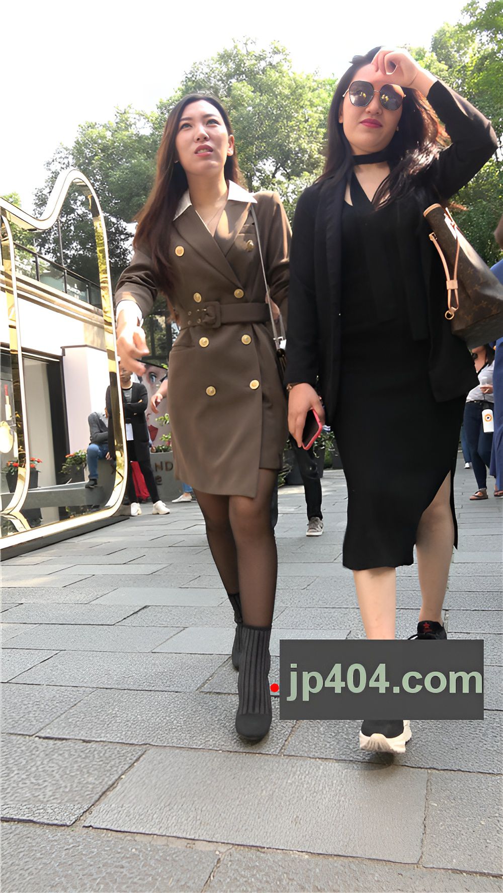 漂亮的黑丝美女小姐姐[1.93G/MP4]