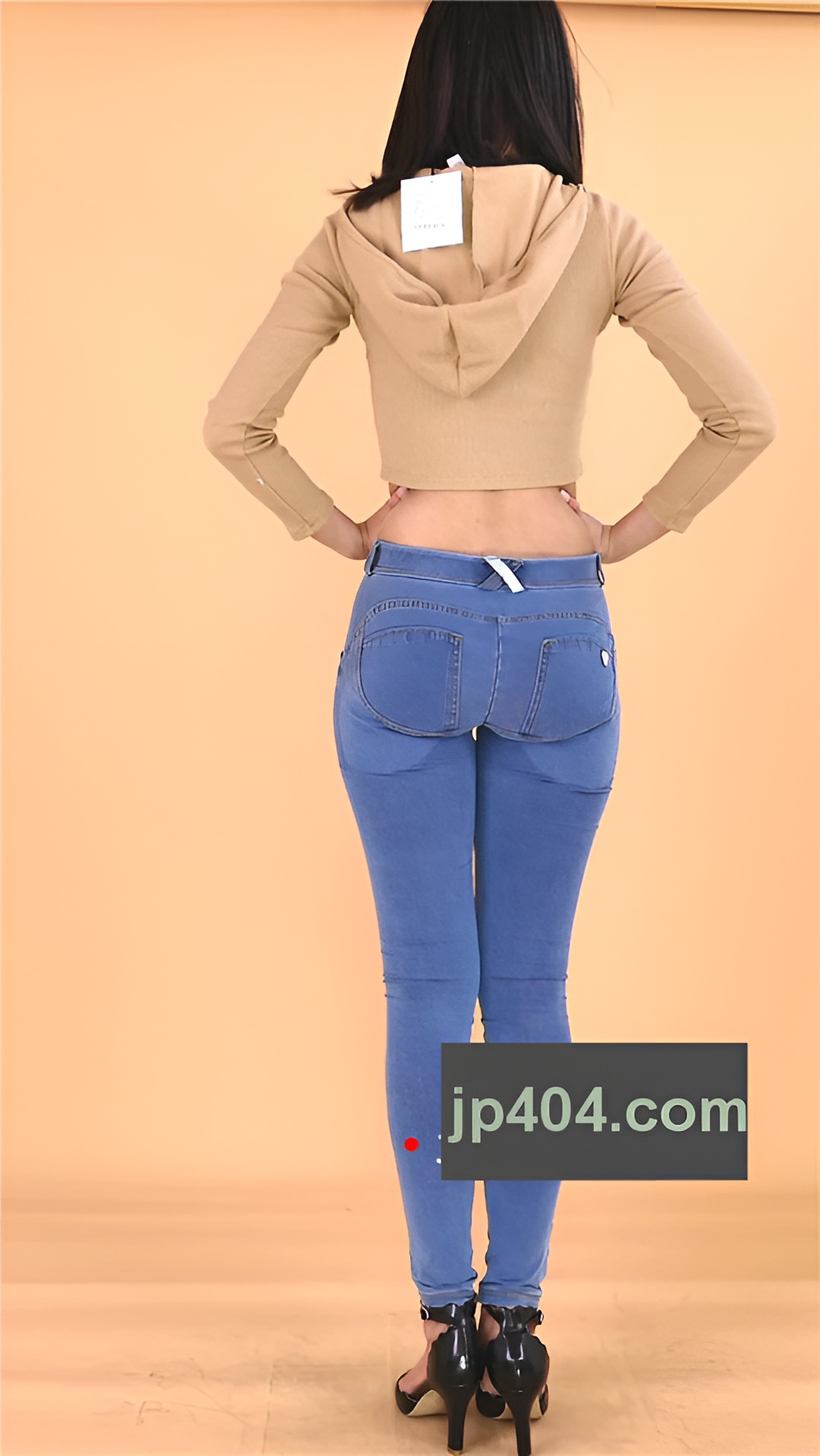 小鱼的蓝色牛仔紧身裤[261M/MP4]