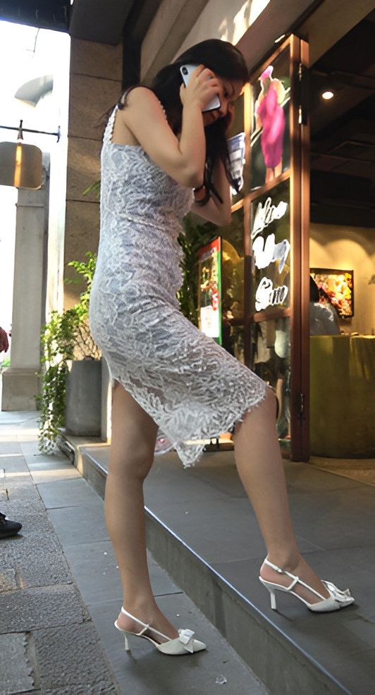 一直在打电话的小姐姐[696M/MP4]