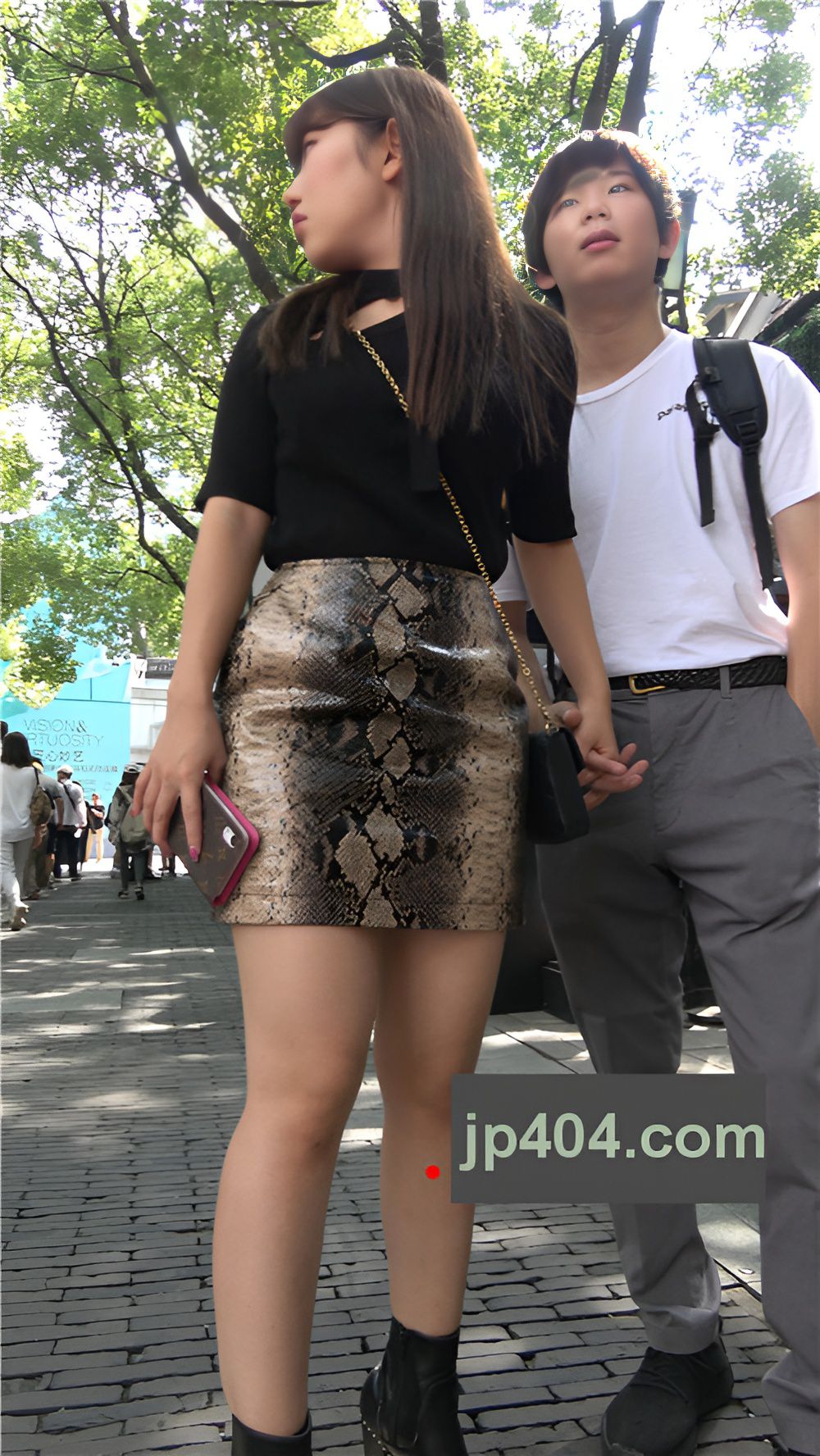 漂亮蛇皮裙小姐姐[1.78G/MP4]