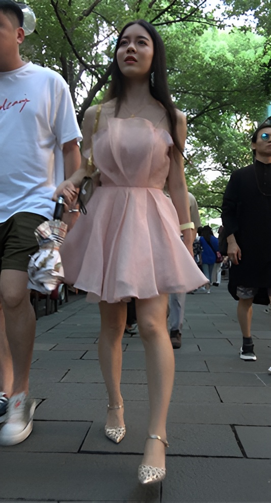 漂亮的粉裙小姐姐[1.01G/MP4]