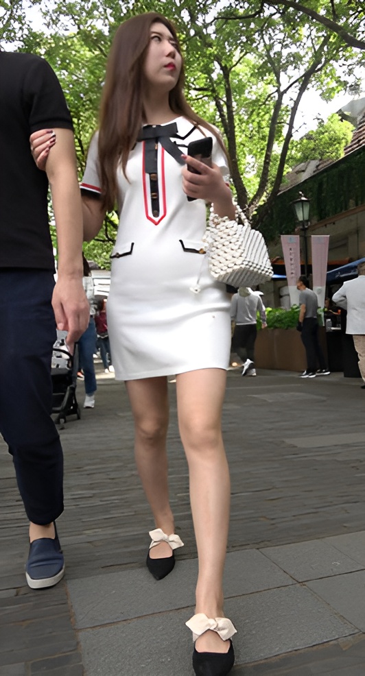 白色连体裙美女[1010M/MP4]