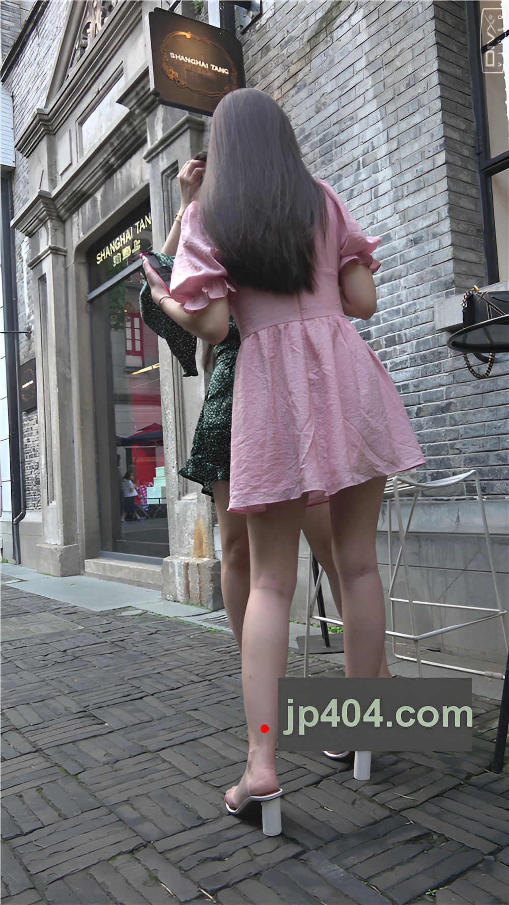 漂亮的粉色连衣裙美女[2.1G/MP4]