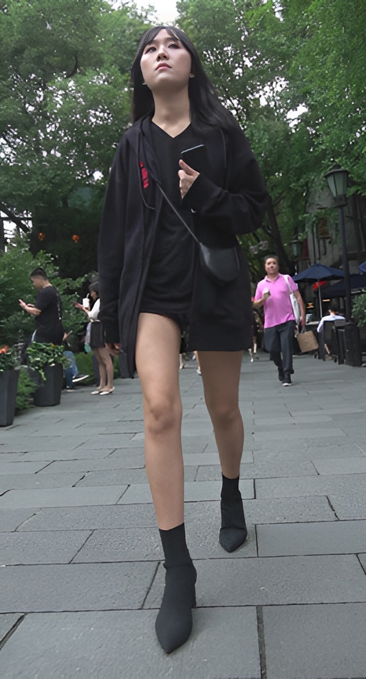 黑色短靴小姐姐[2.01G/MP4]