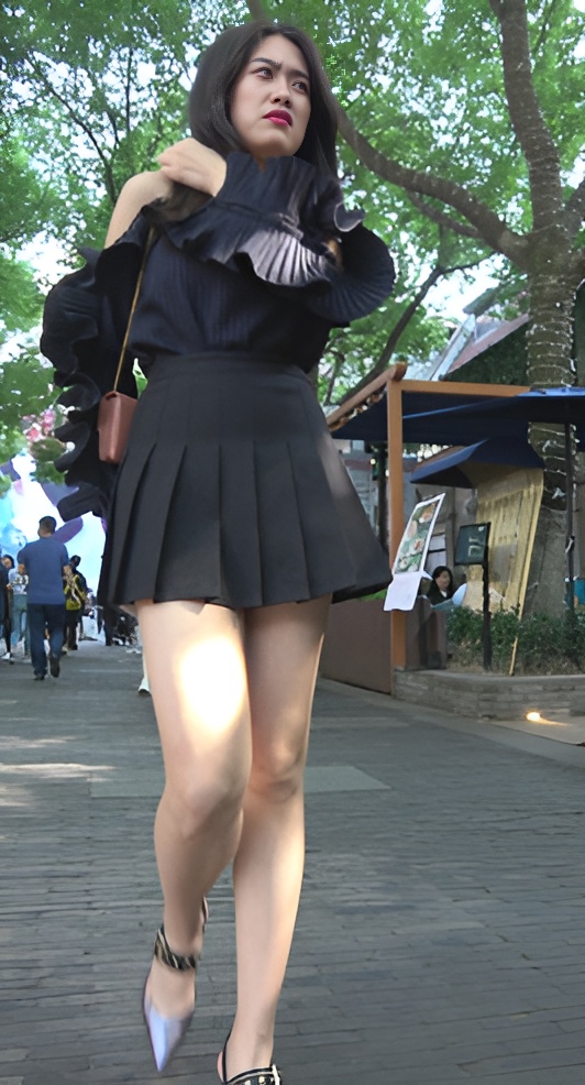 漂亮的黑色短裙小姐姐[1.68G/MP4]