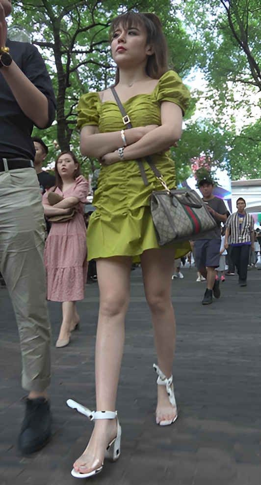 连衣短裙小姐姐[936M/MP4]